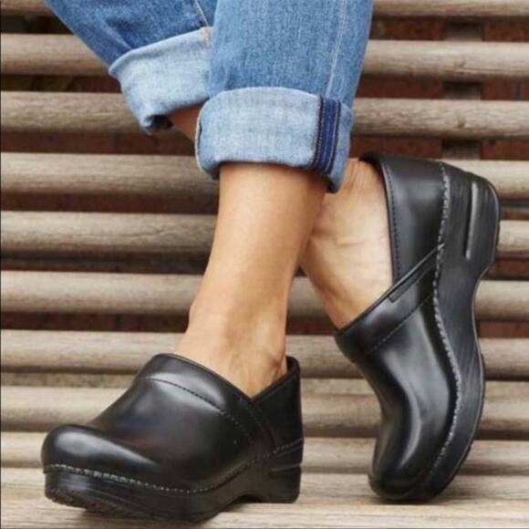 Dansko Professional Black Oiled Leather Clogs Size 42 Unisex Career Nonslip - Picture 1 of 10